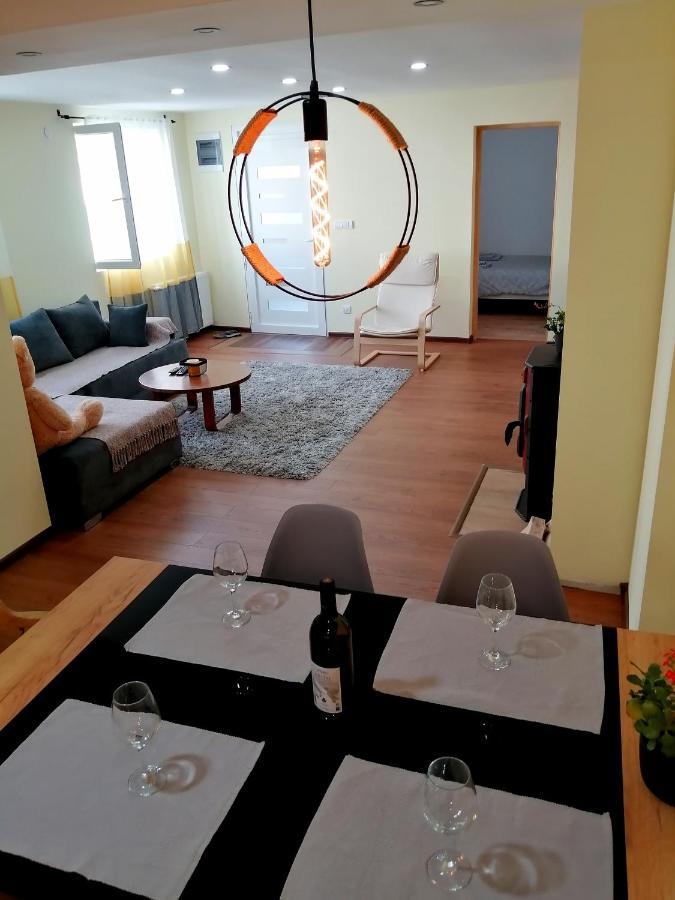 Nikas Apartman Donji Milanovac Exterior photo