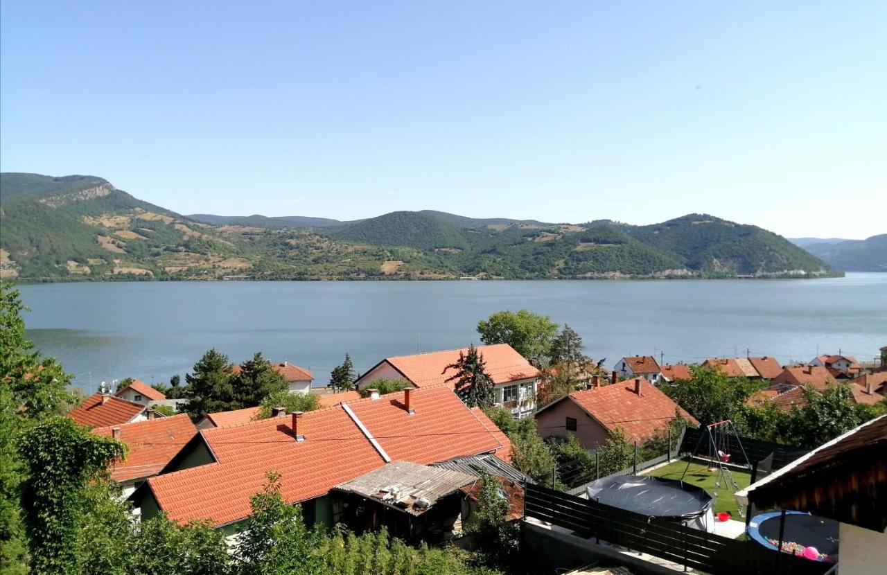 Nikas Apartman Donji Milanovac Exterior photo
