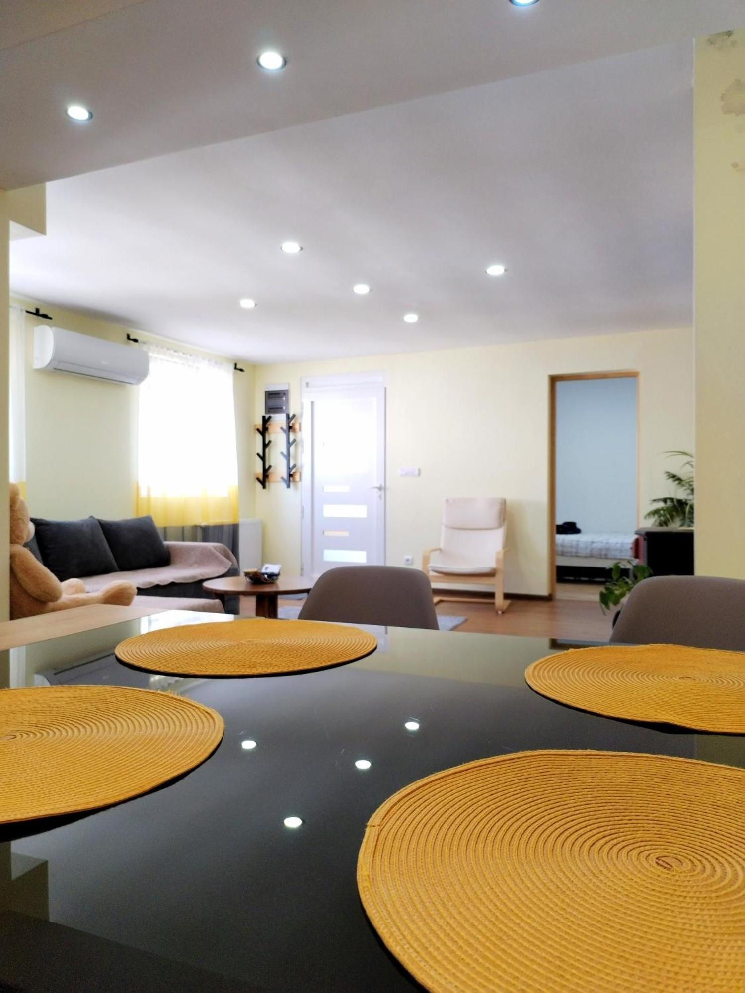 Nikas Apartman Donji Milanovac Exterior photo